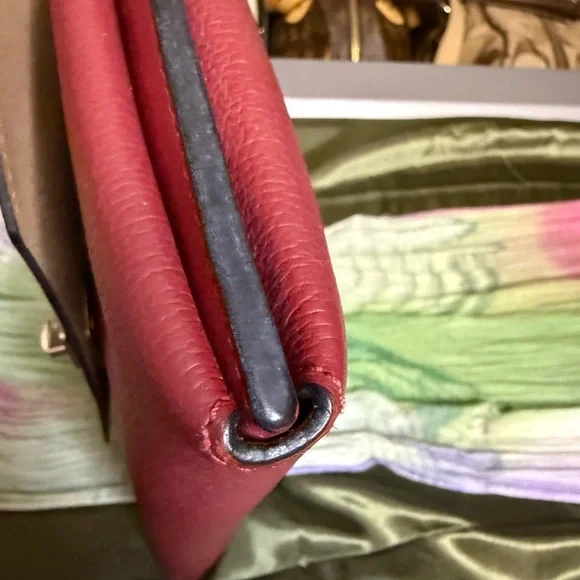 MCM Burgundy Leather Shoulder Bag with unbranded Gold Chain - Picture 6 of 16